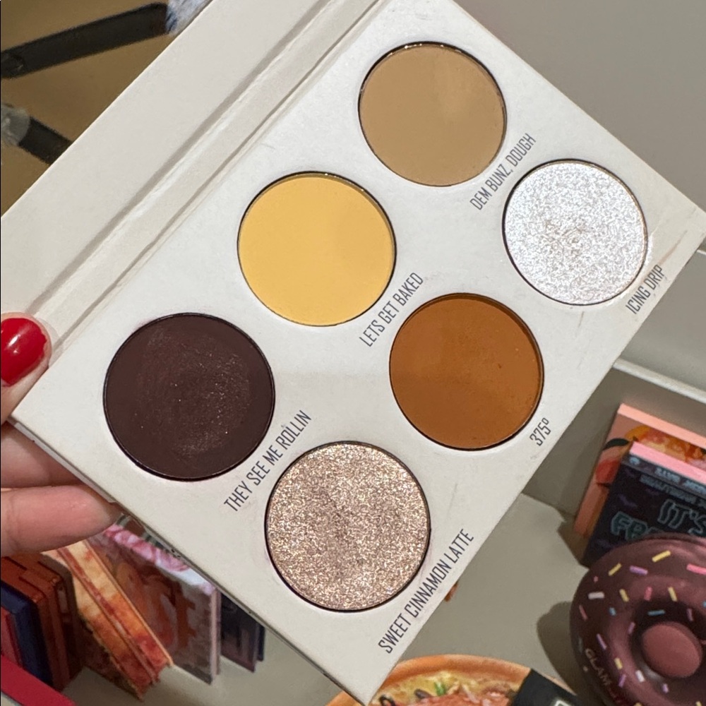 Give Me Glow Sweet and Sticky Palette